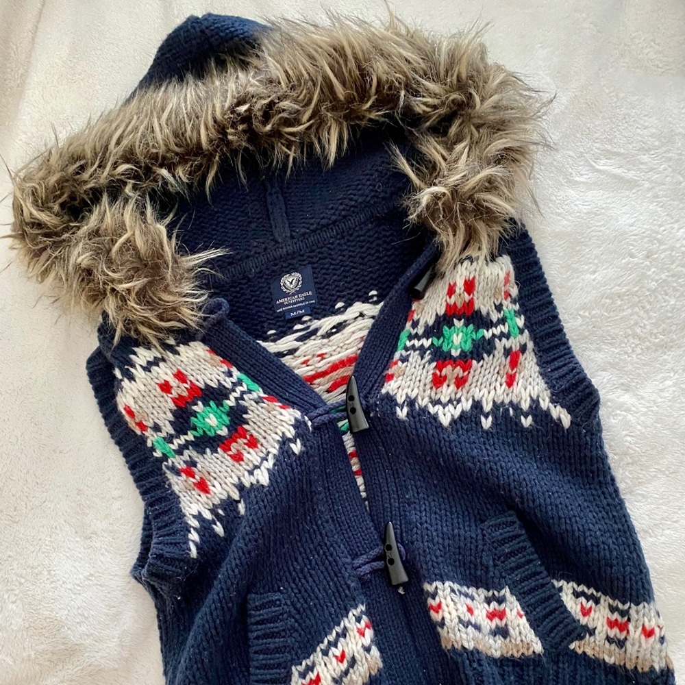American Eagle Women's Fur-Hooded Sweater Vest